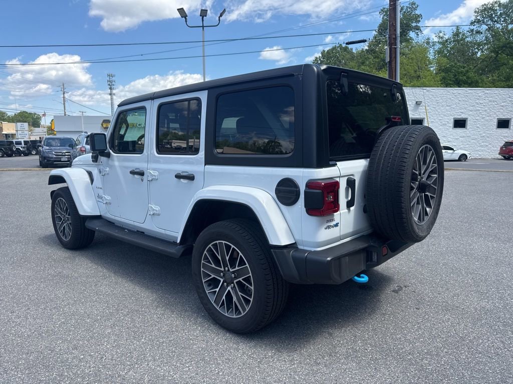 Used 2023 Jeep Wrangler Unlimited Sahara w/ Cold Weather Group AWD/4WD image 6