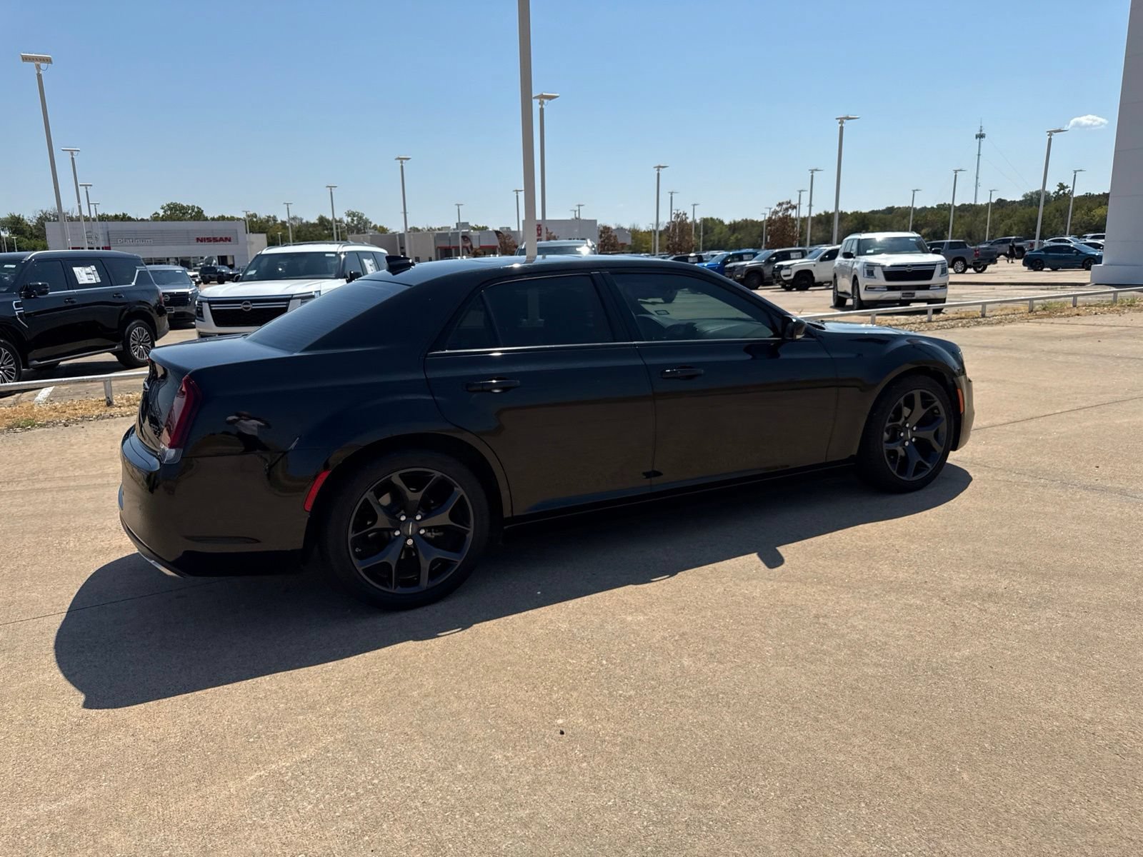 Used 2023 Chrysler 300 S w/ Comfort Group RWD image 14