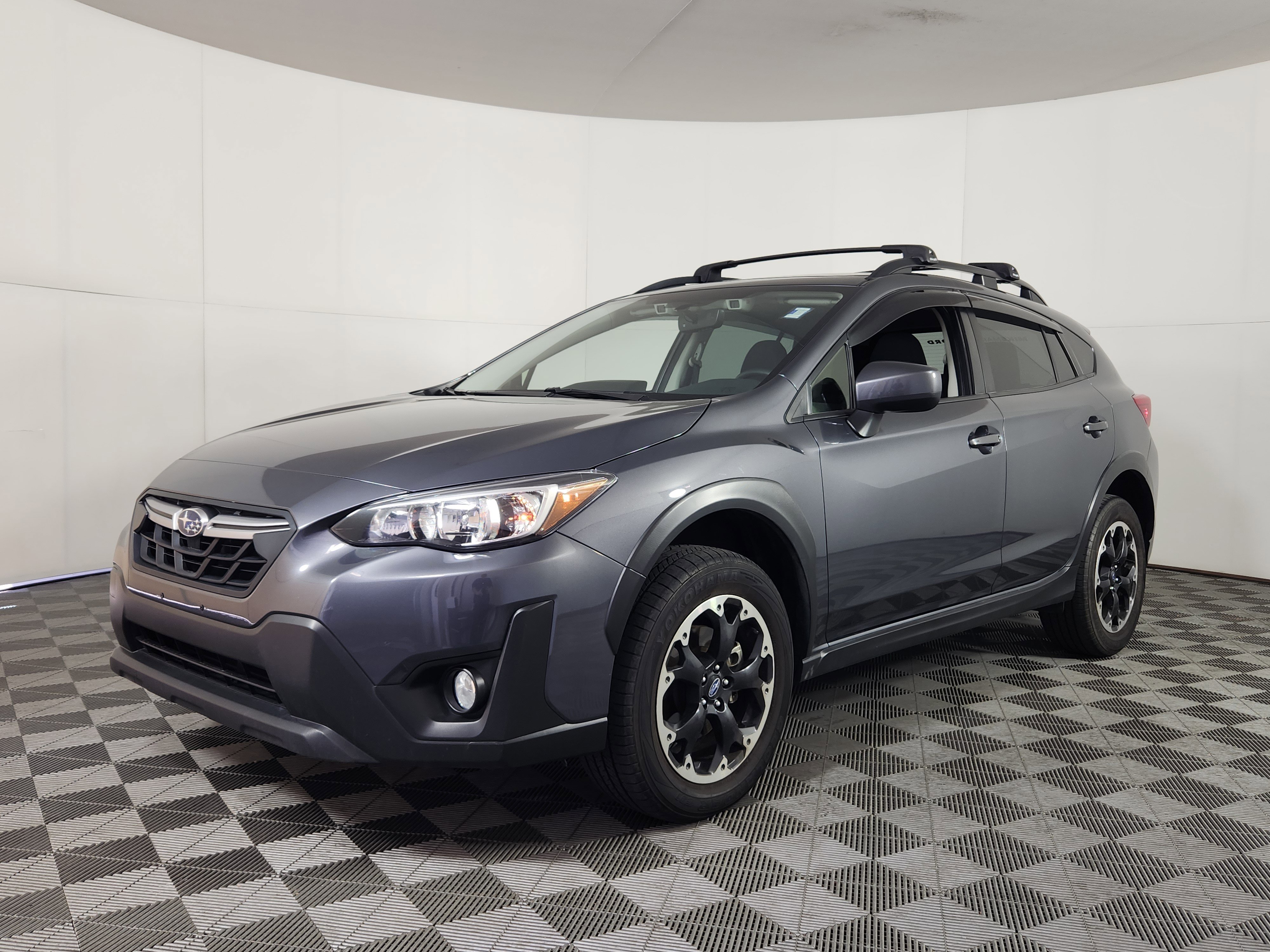 Used 2023 Subaru Crosstrek 2.0i Premium image 3