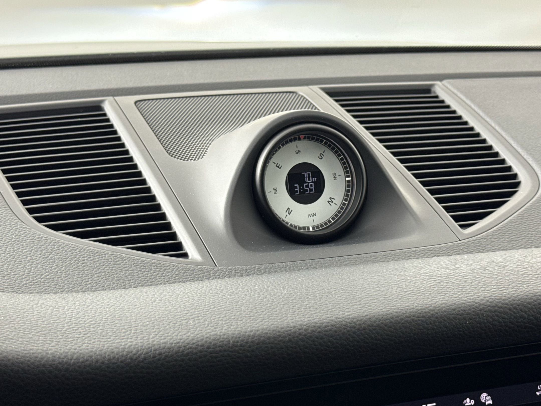 New 2025 Porsche Macan image 22