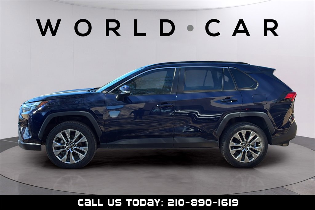 Used 2022 Toyota RAV4 XLE Premium image 12