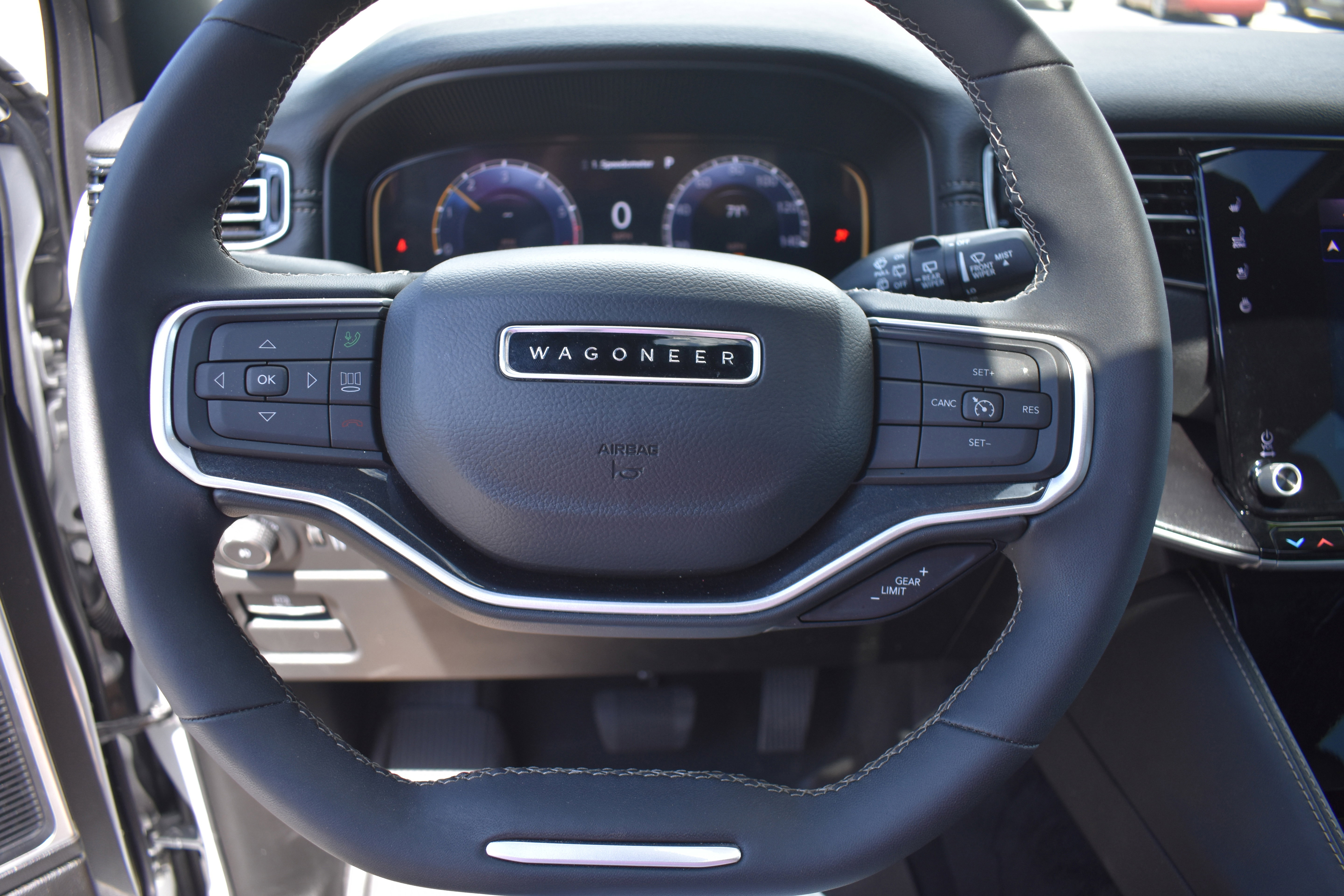 Used 2024 Jeep Wagoneer 4WD w/ Premium Group I image 15