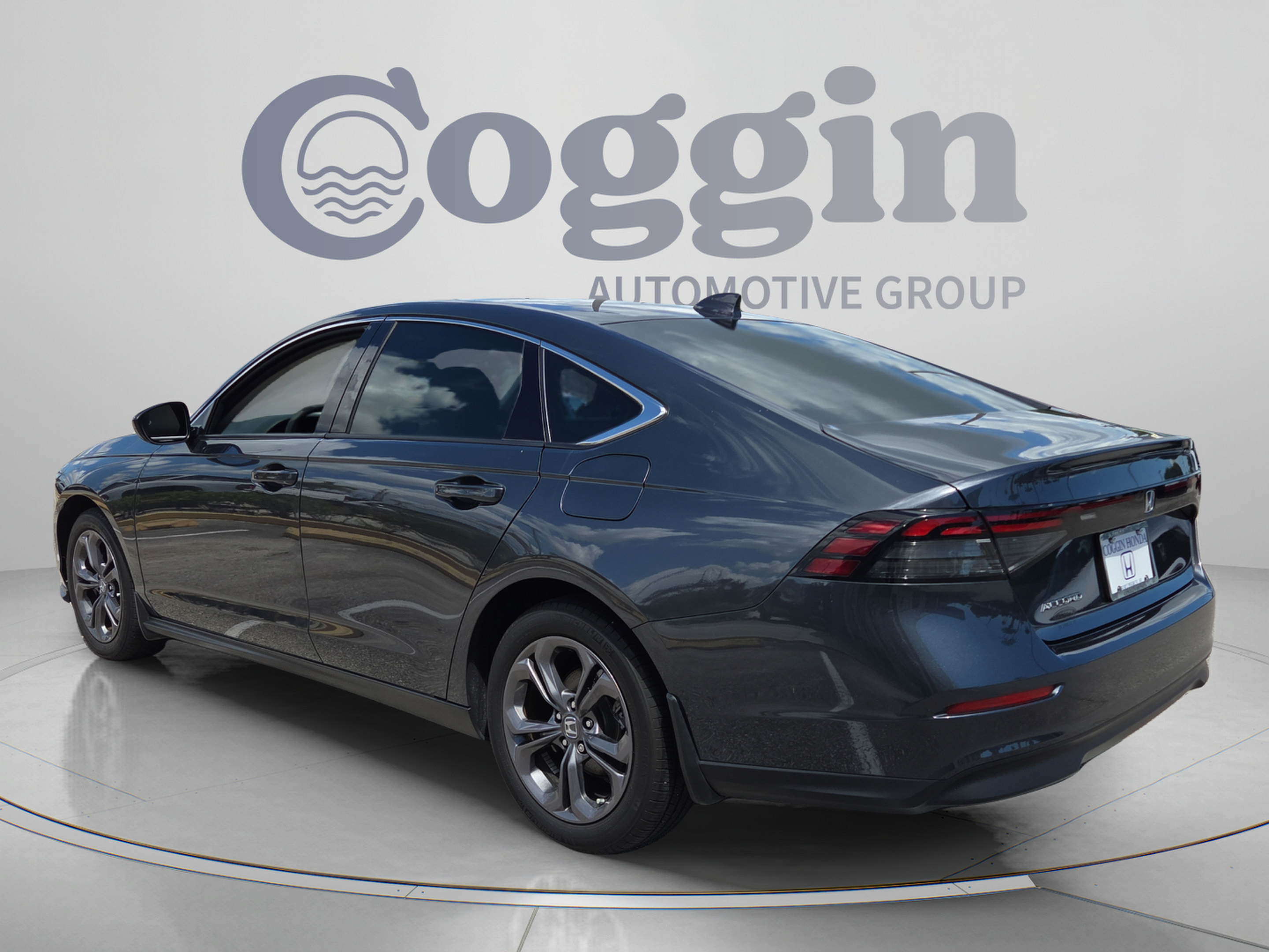Used 2023 Honda Accord EX image 3
