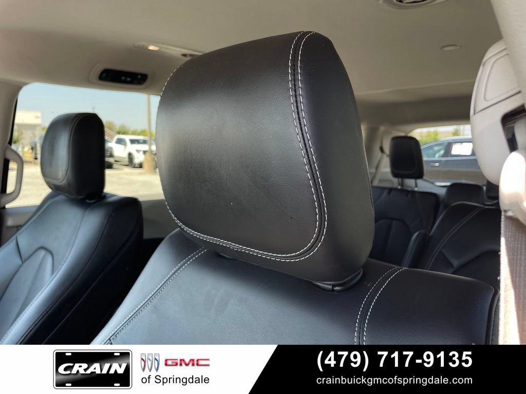 Used 2024 Chrysler Pacifica Touring-L FWD image 22