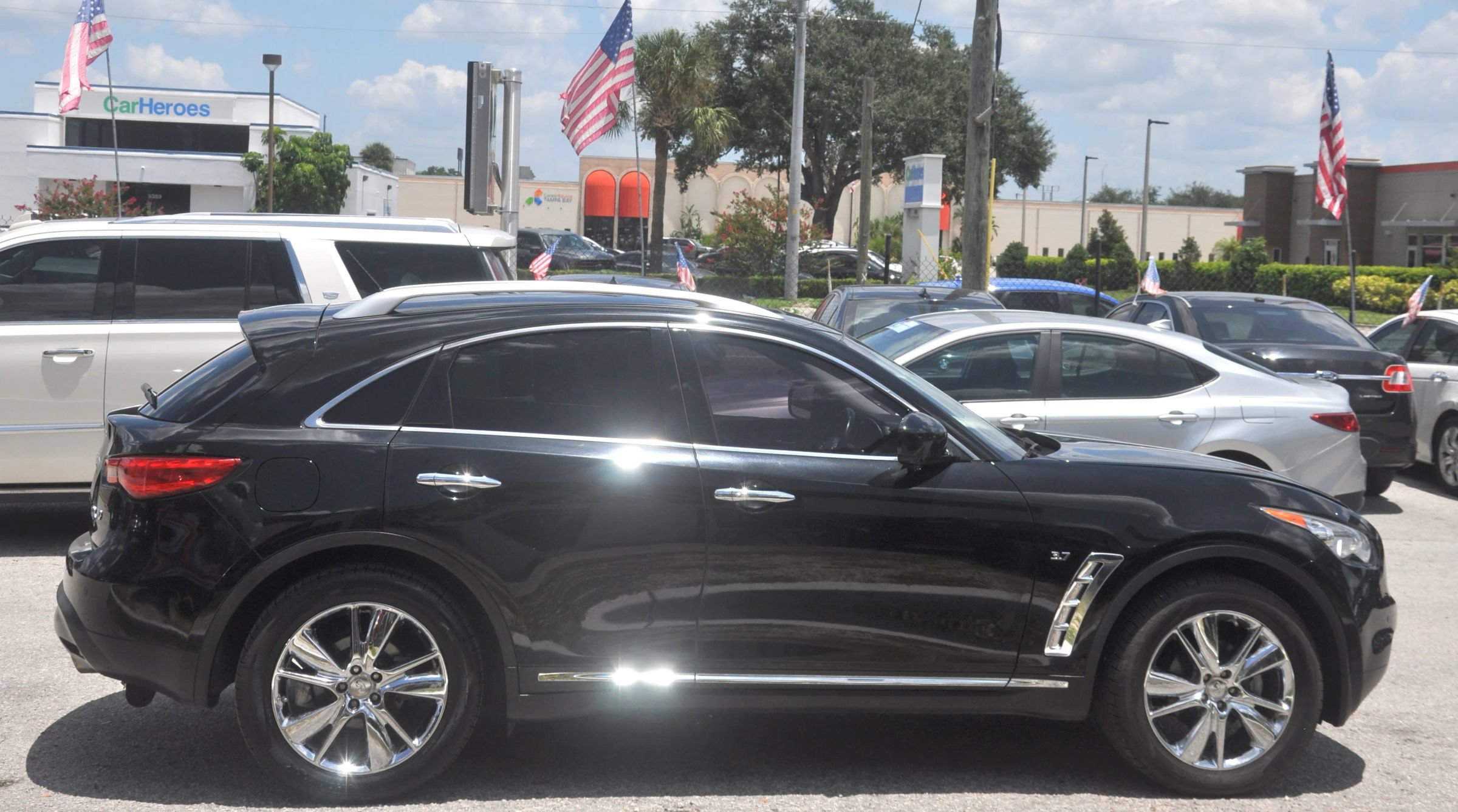 Used 2014 INFINITI QX70 AWD w/ Premium Package image 4