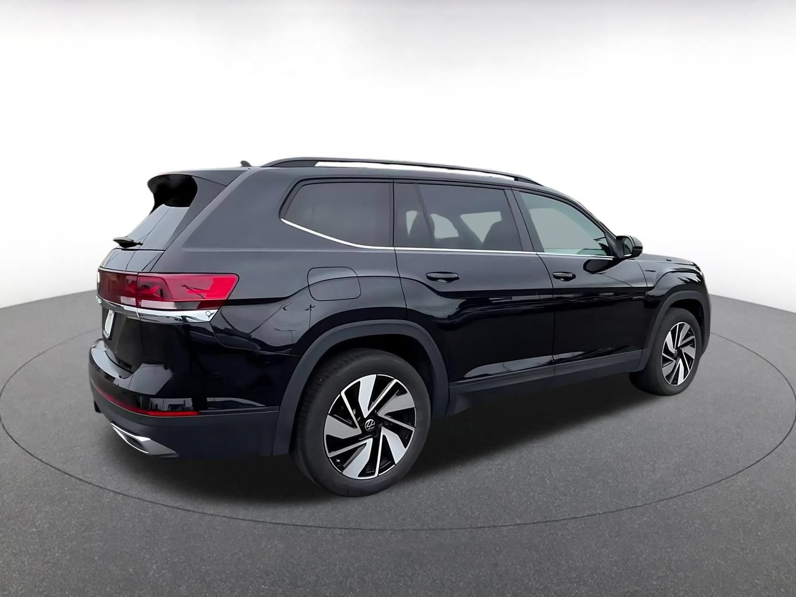 Used 2026 Volkswagen Atlas SE FWD image 15