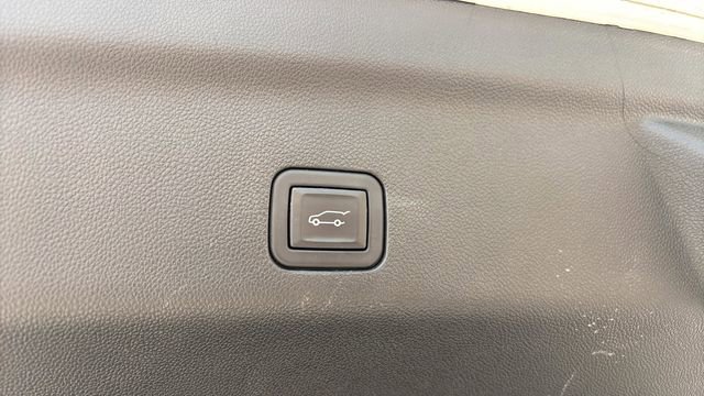Used 2024 Chevrolet Tahoe Z71 AWD/4WD image 9