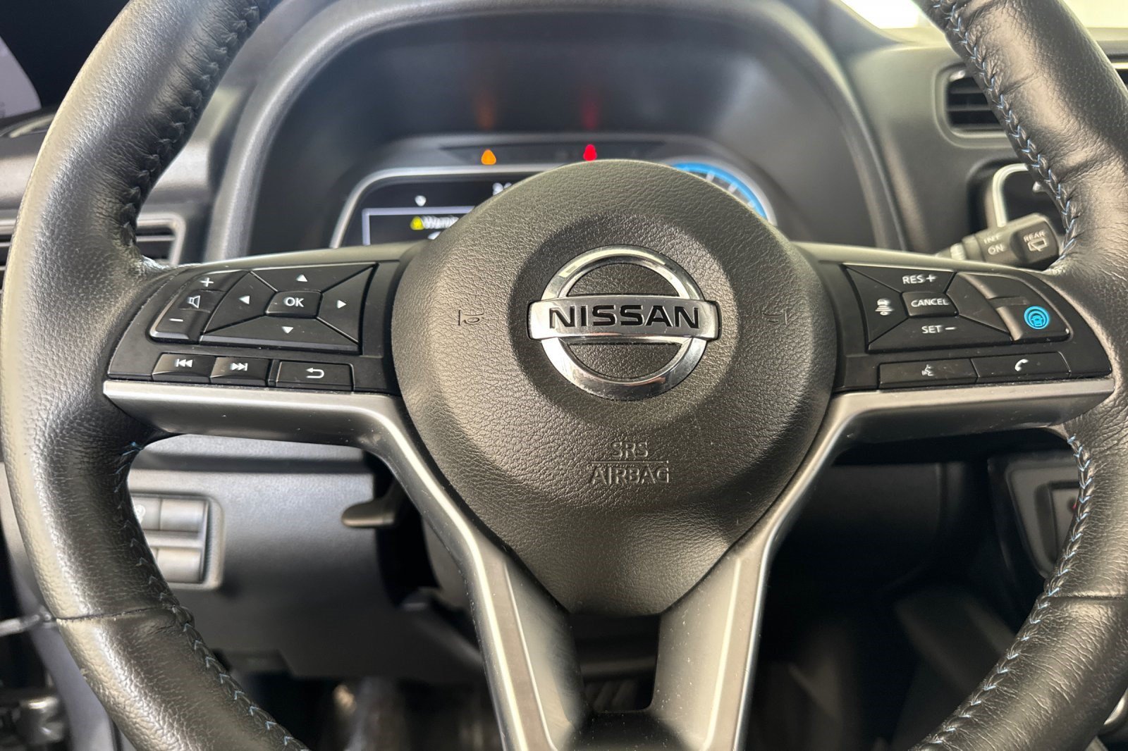 Used 2018 Nissan Leaf SL w/ SL Technology Package FWD image 10