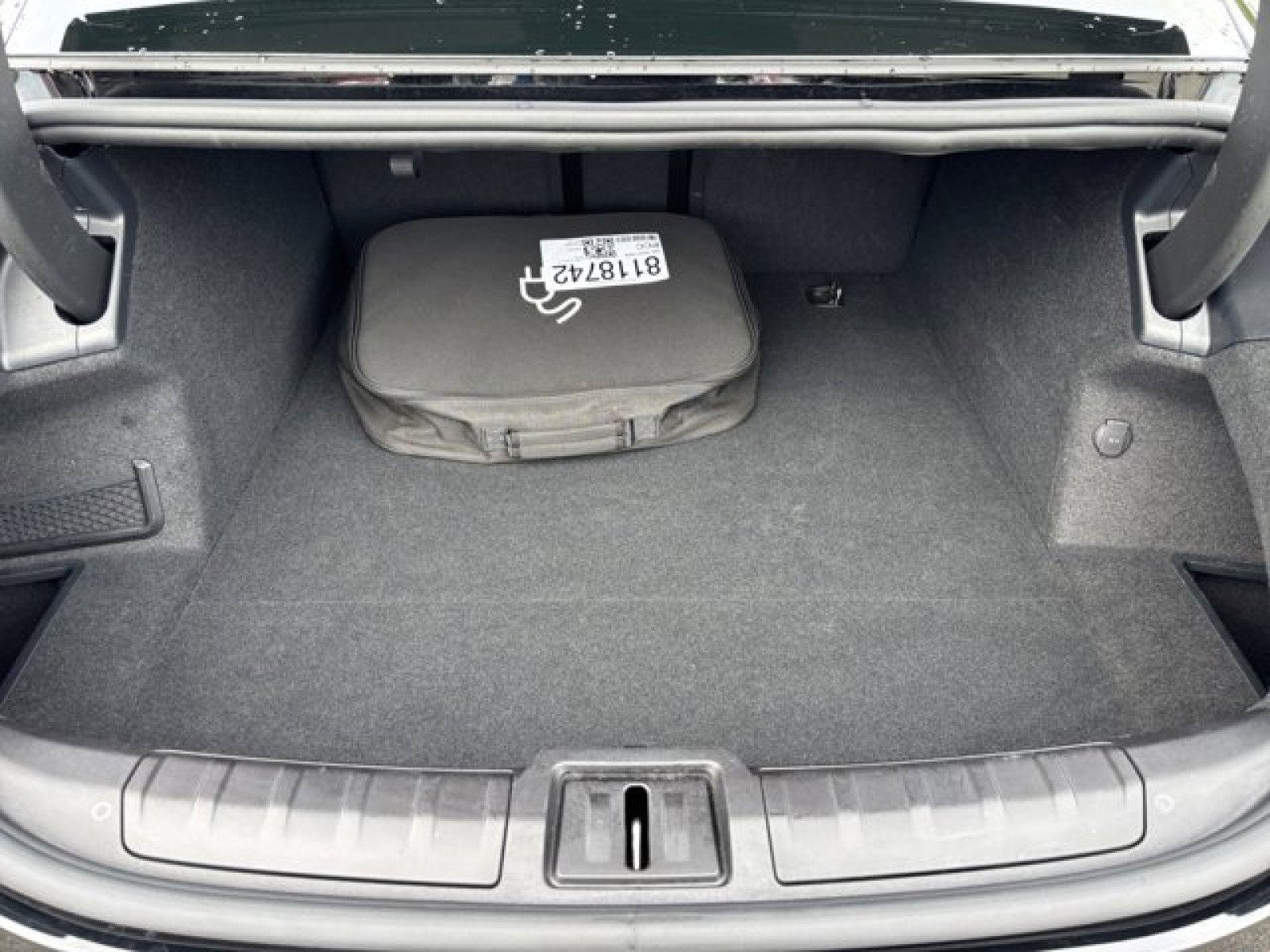 Used 2022 Porsche Taycan image 19