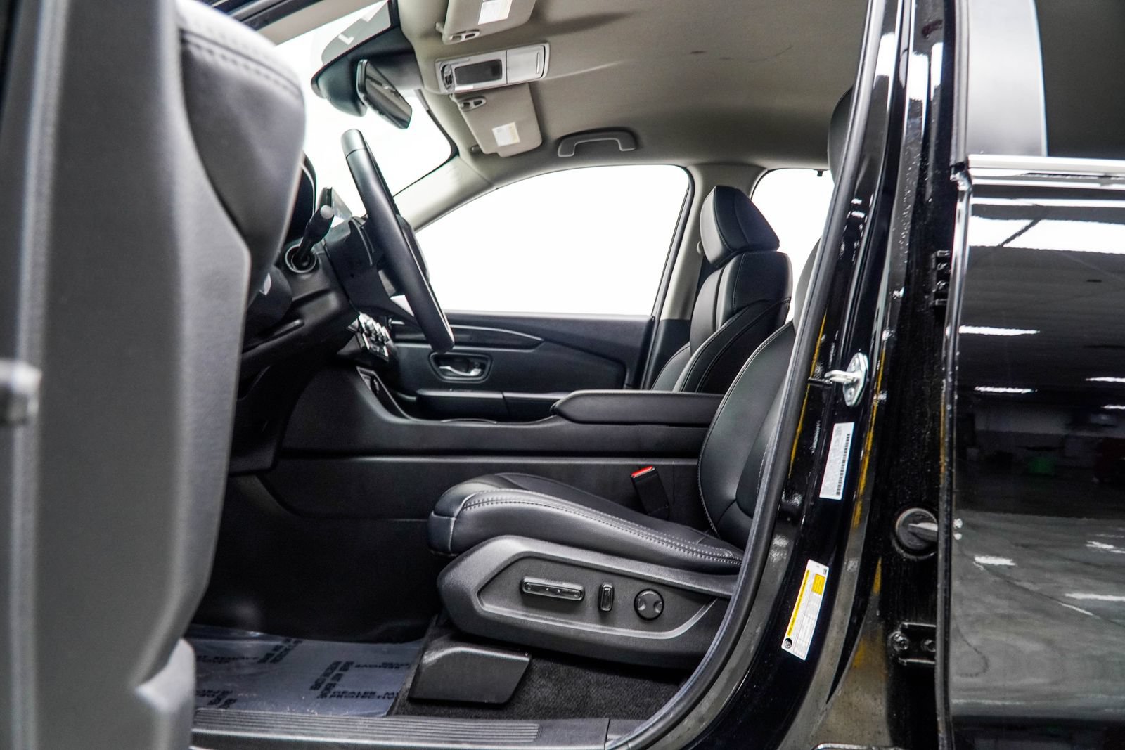Used 2025 Honda Pilot EX-L image 38