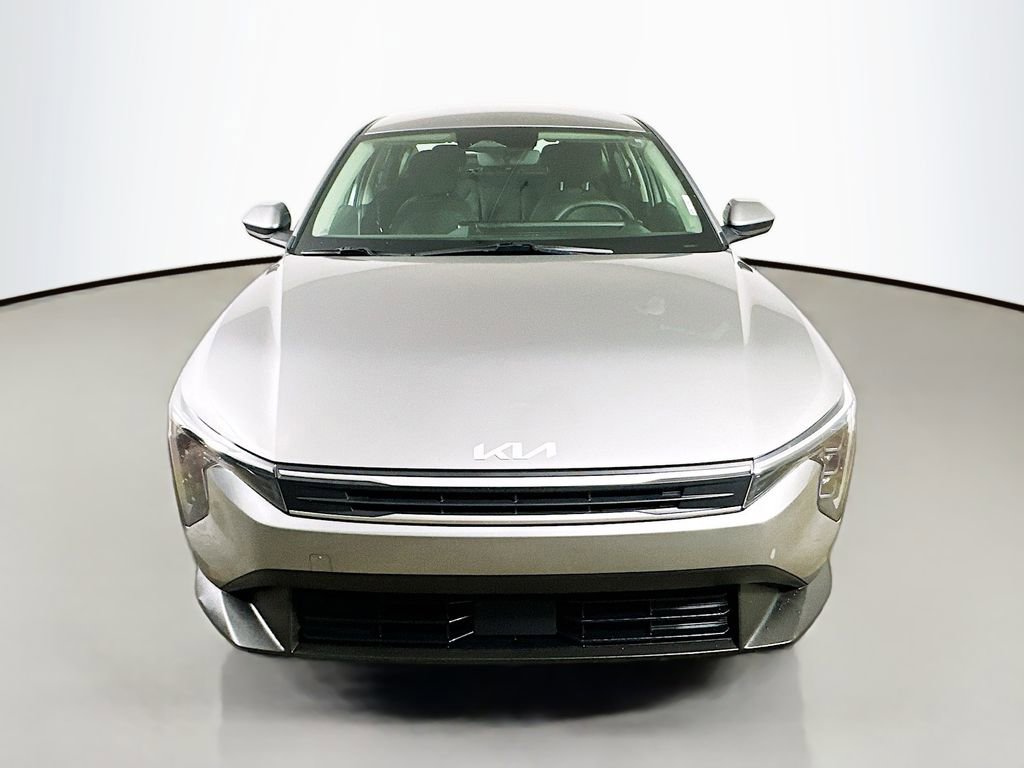 Used 2025 Kia K4 LXS image 2