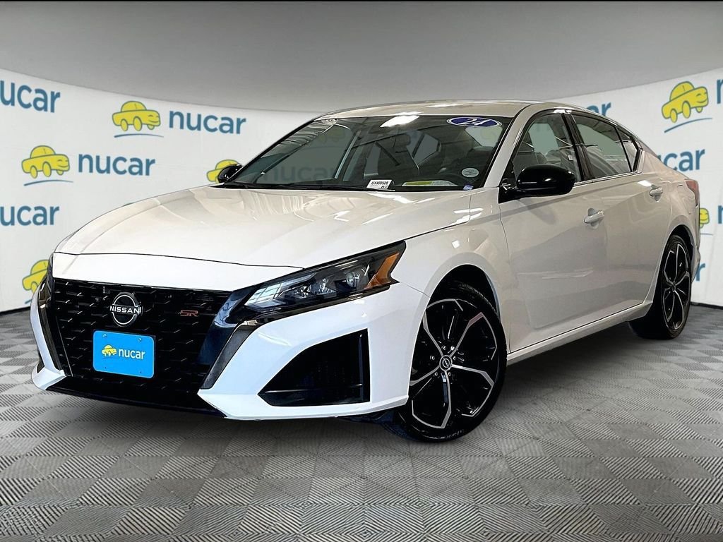 Used 2024 Nissan Altima 2.5 SR FWD image 3