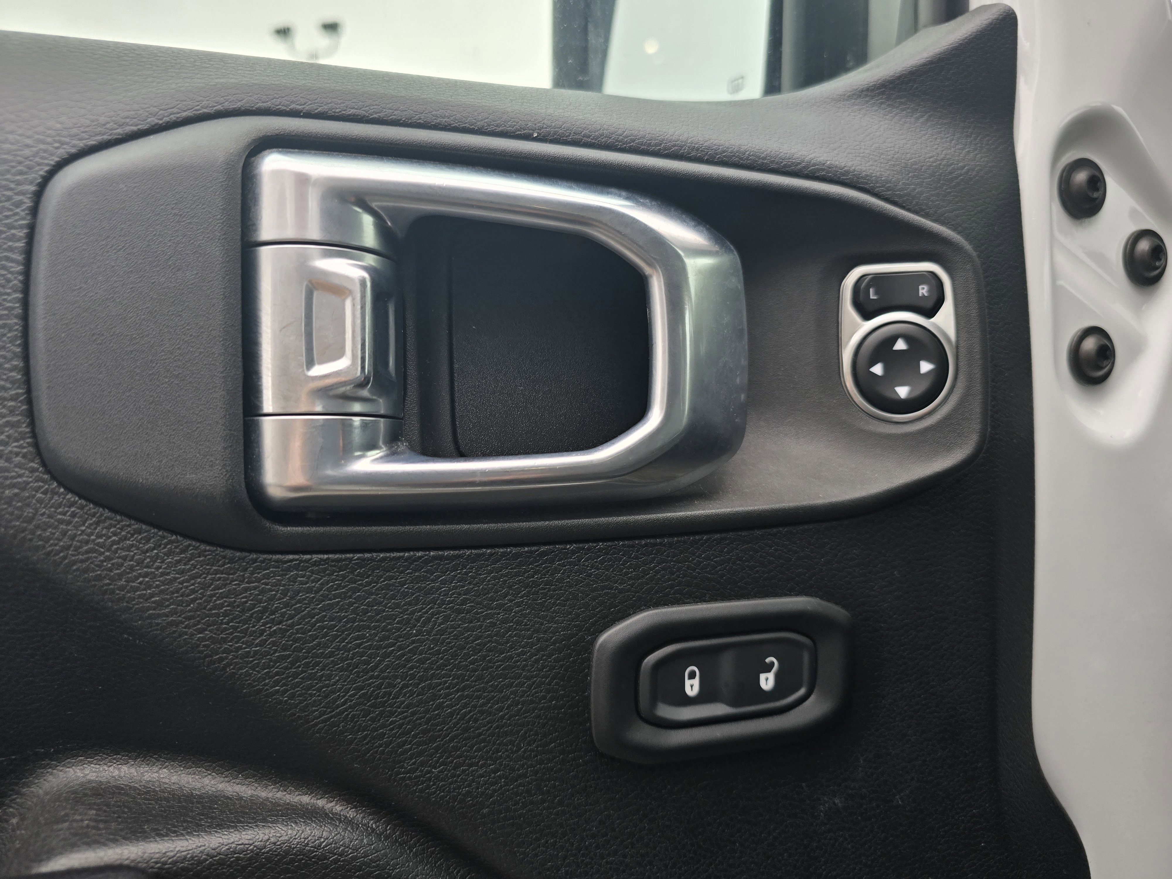 Used 2021 Jeep Gladiator Sport image 15