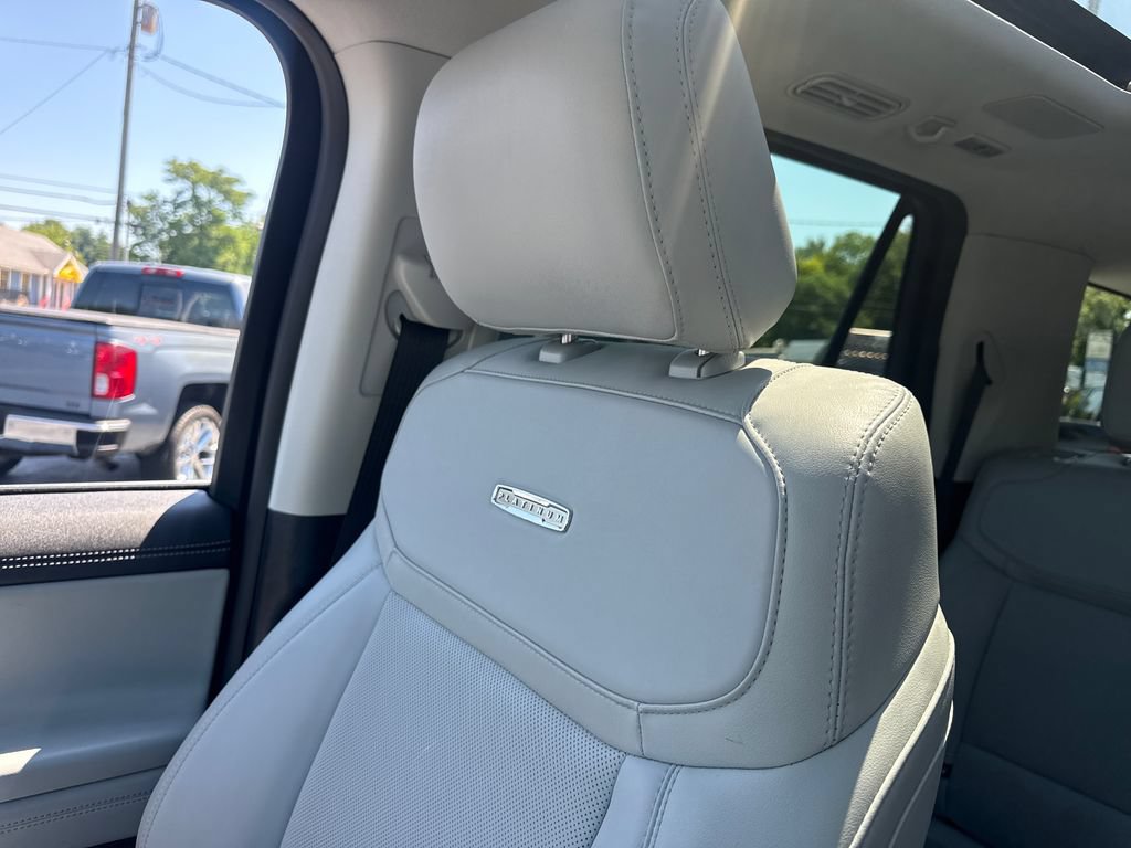 Used 2025 Ford Expedition Platinum w/ Driver's Package AWD/4WD image 40