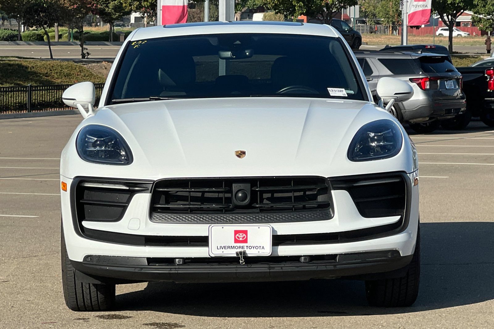 Used 2024 Porsche Macan AWD/4WD image 9