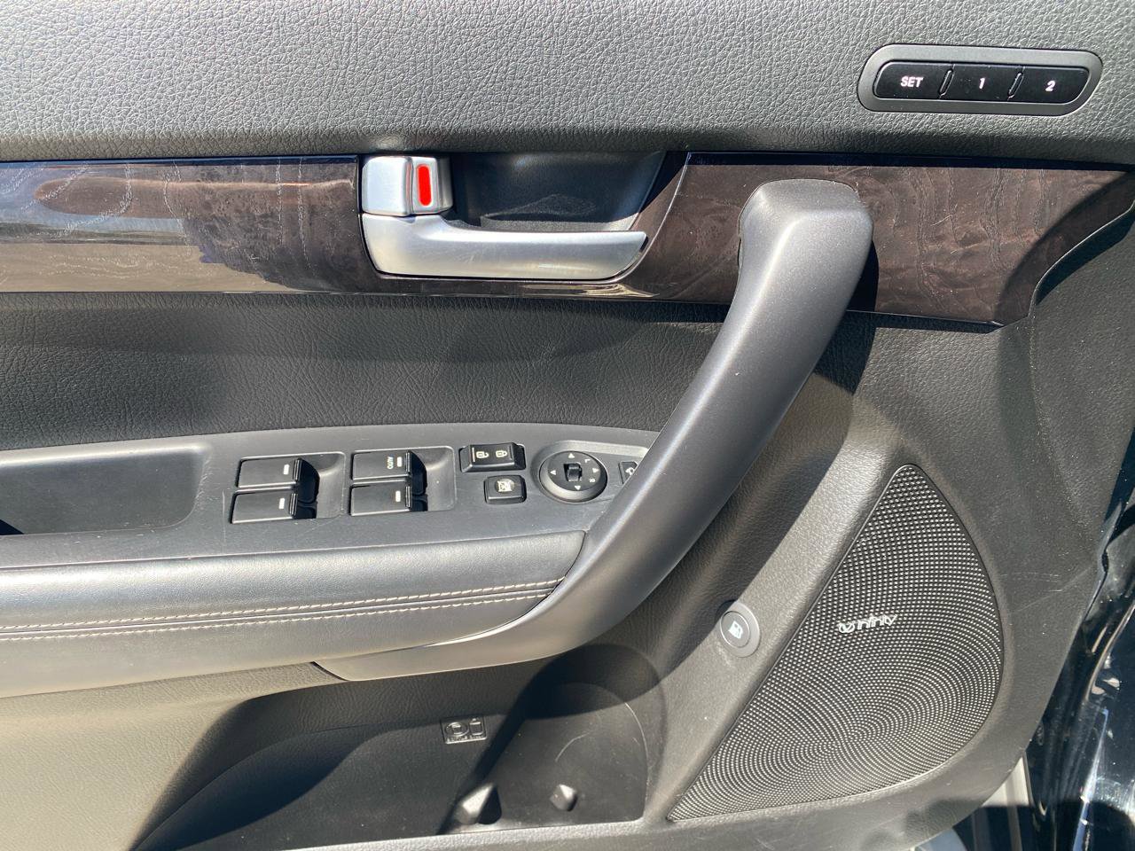 Used 2014 Kia Sorento SX w/ 3rd Row Package AWD/4WD image 15
