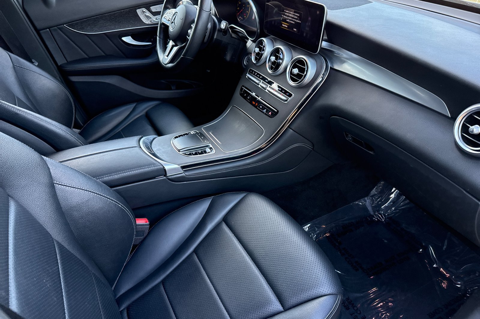 Used 2021 Mercedes-Benz GLC 300 4MATIC w/ AMG Line image 17