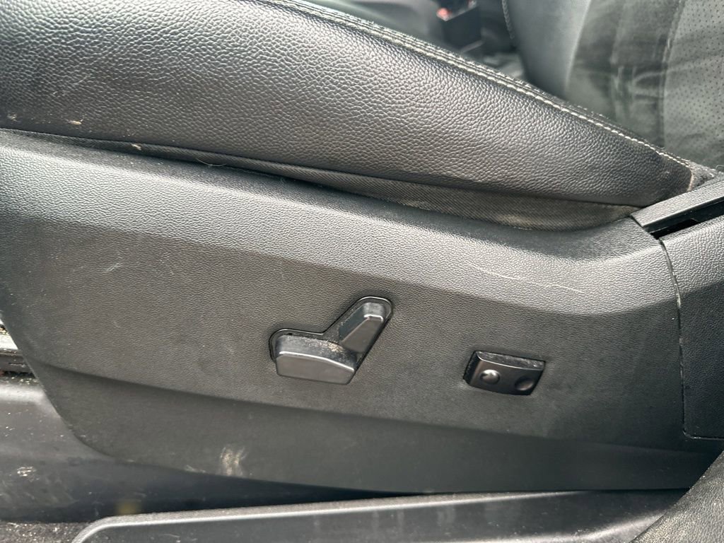 Used 2018 Dodge Grand Caravan SXT w/ Blacktop Package image 17