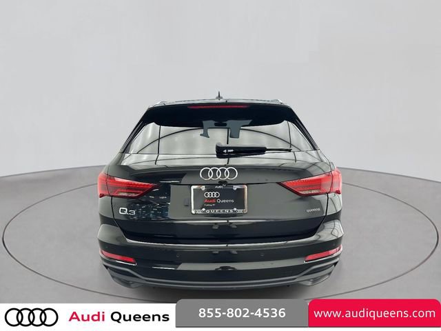 Used 2023 Audi Q3 2.0T Premium w/ Convenience Package AWD/4WD image 3