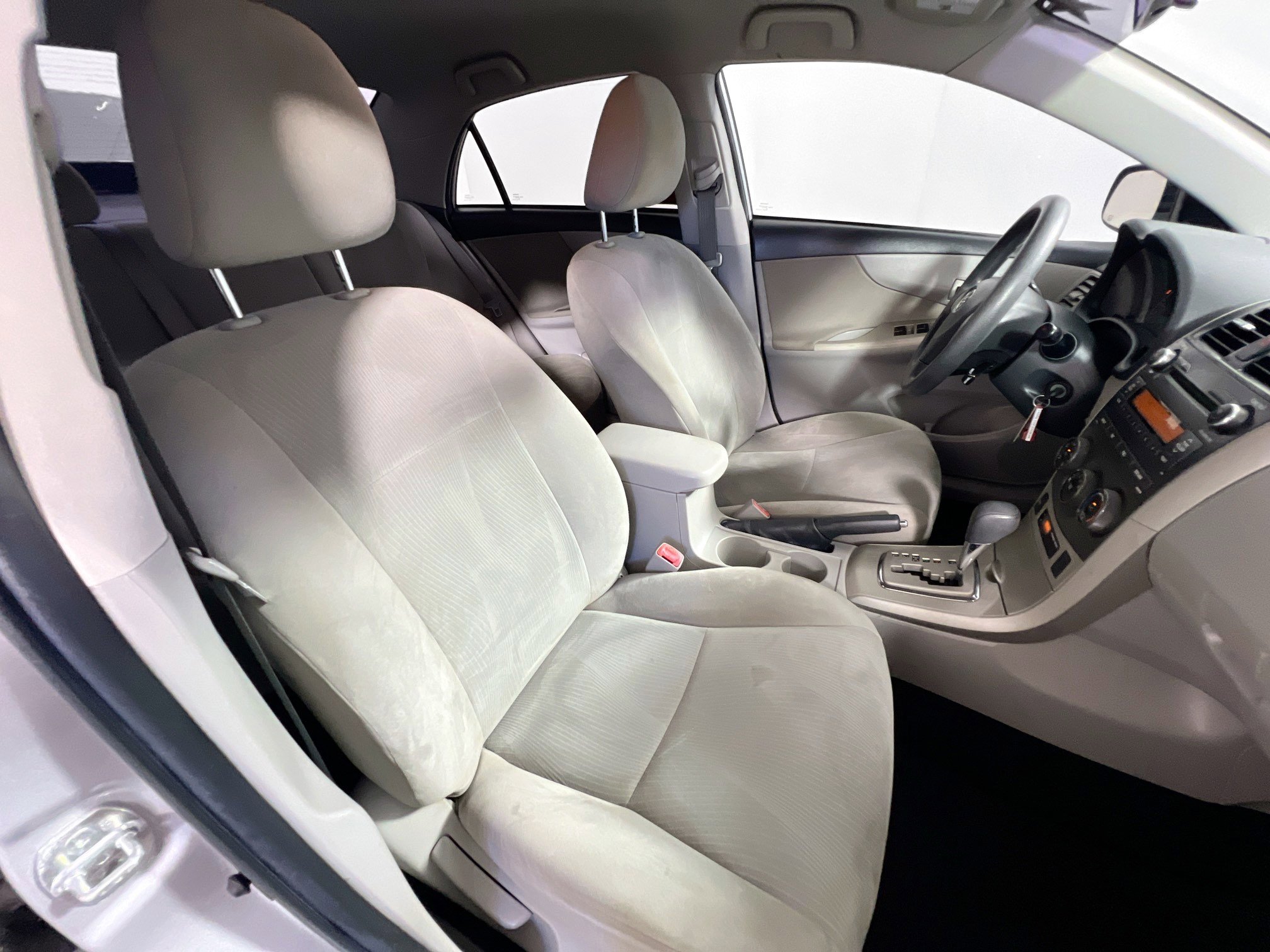 Used 2011 Toyota Corolla LE image 30