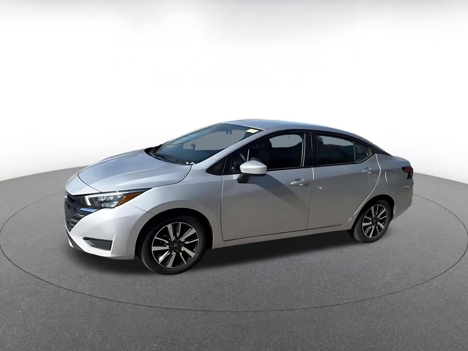 Used 2025 Nissan Versa SV image 8