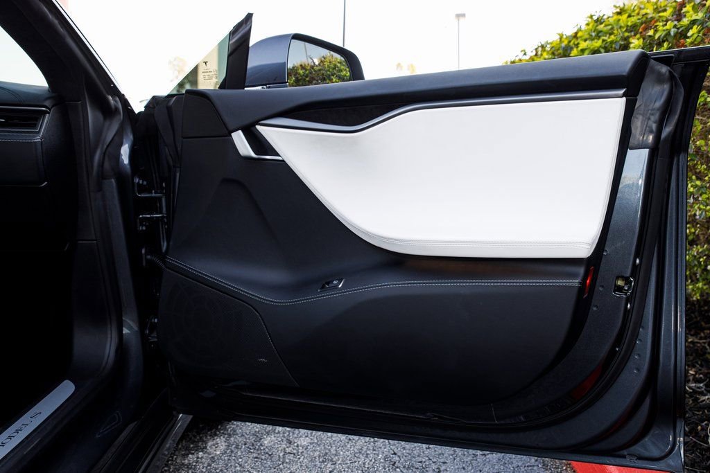Used 2020 Tesla Model S Performance image 37