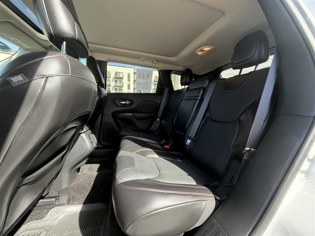 Used 2015 Jeep Cherokee Trailhawk w/ Comfort/Convenience Group image 20