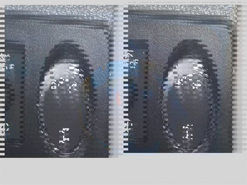 Used 2009 GMC Sierra 3500 SLT w/ SLT Convenience Package image 23