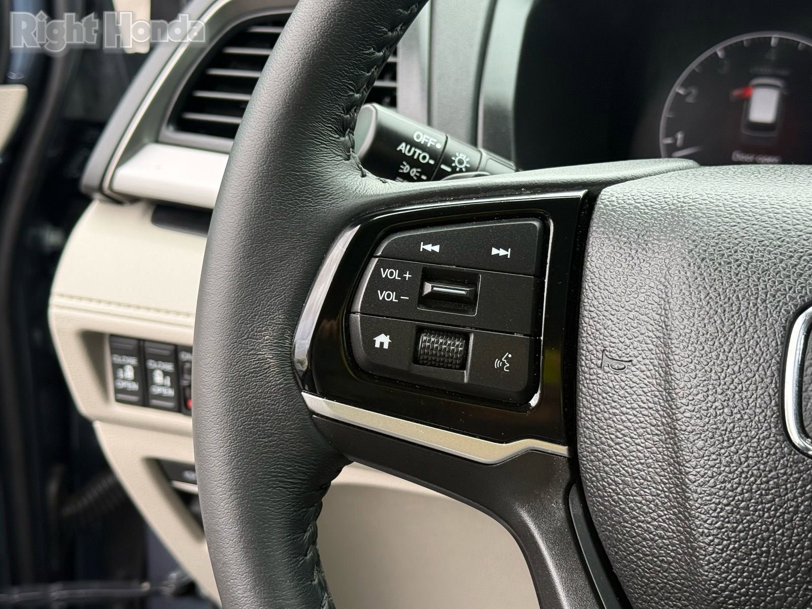 Certified 2026 Honda Odyssey EX-L image 18