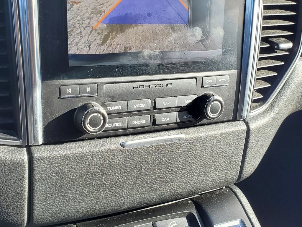 Used 2017 Porsche Macan S image 24
