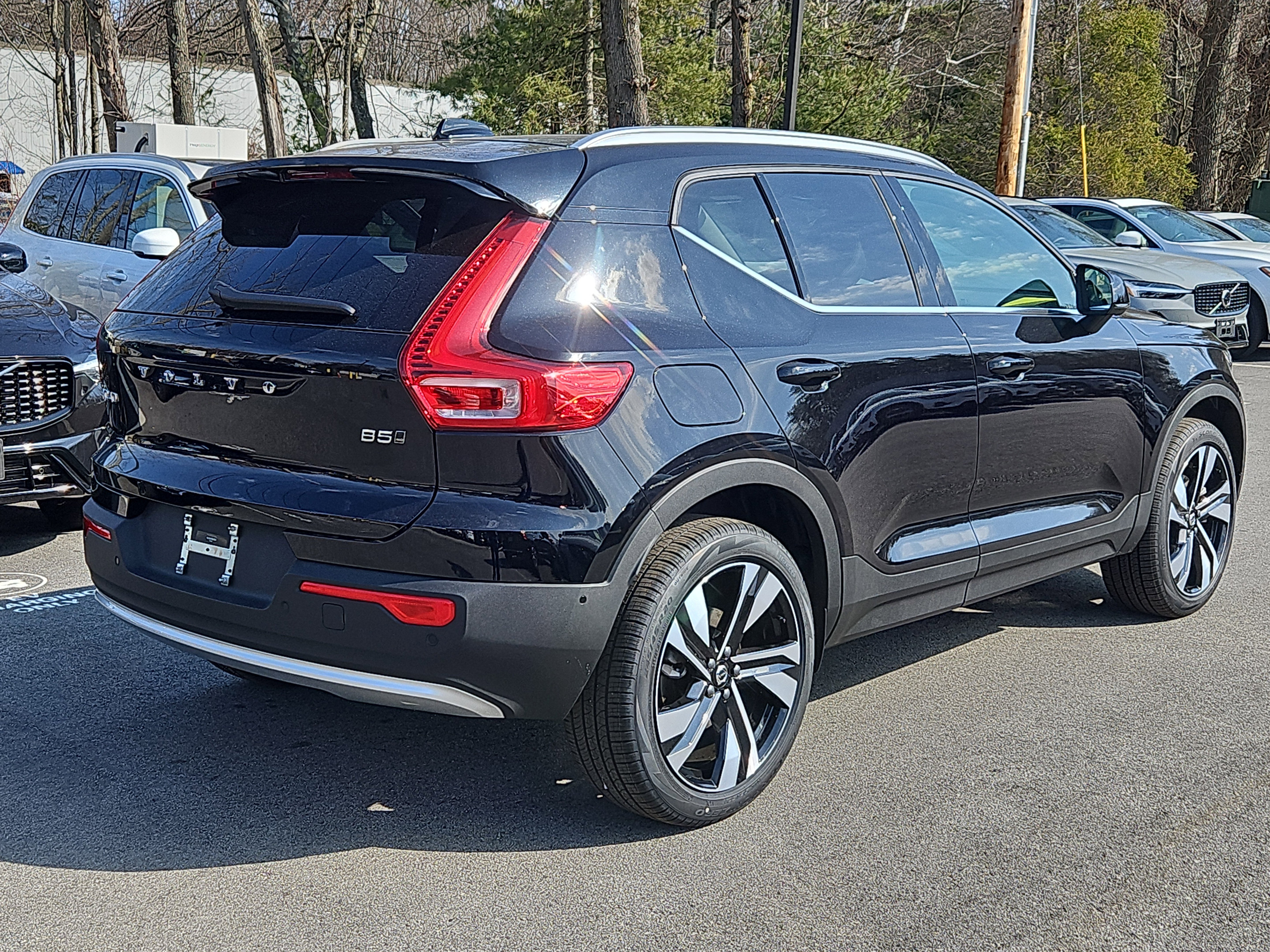 New 2025 Volvo XC40 B5 Plus w/ Protection Package Premier image 2