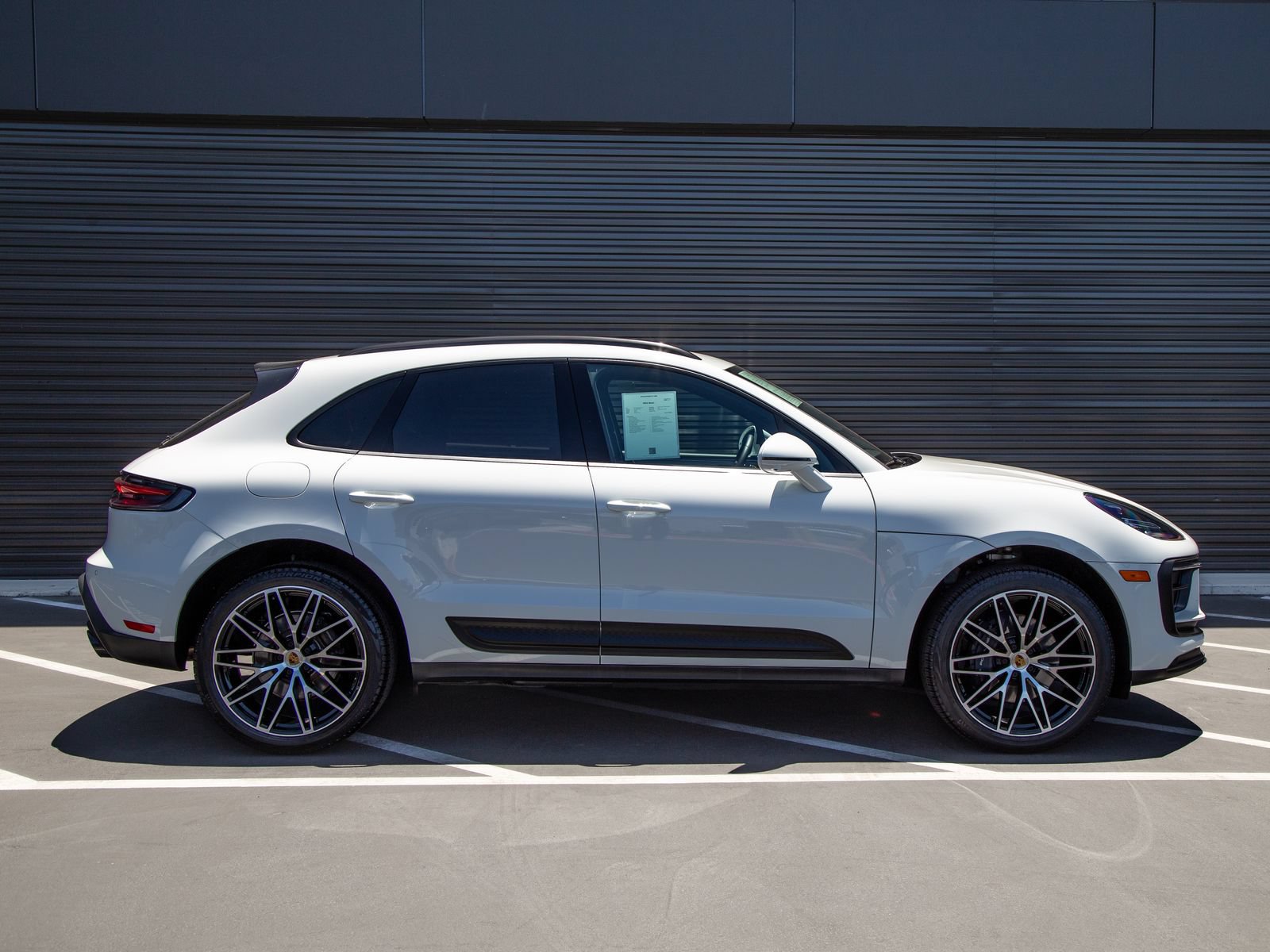 Used 2026 Porsche Macan AWD/4WD image 8
