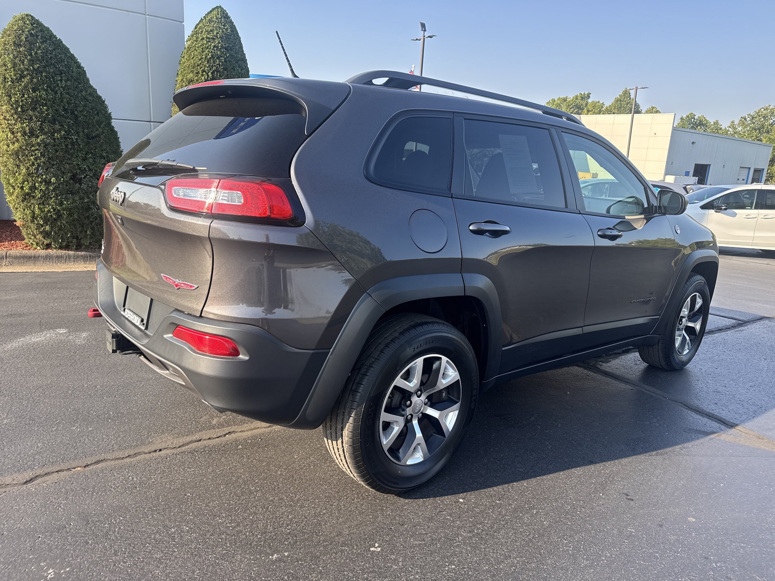 Used 2014 Jeep Cherokee Trailhawk w/ Comfort/Convenience Group AWD/4WD image 4