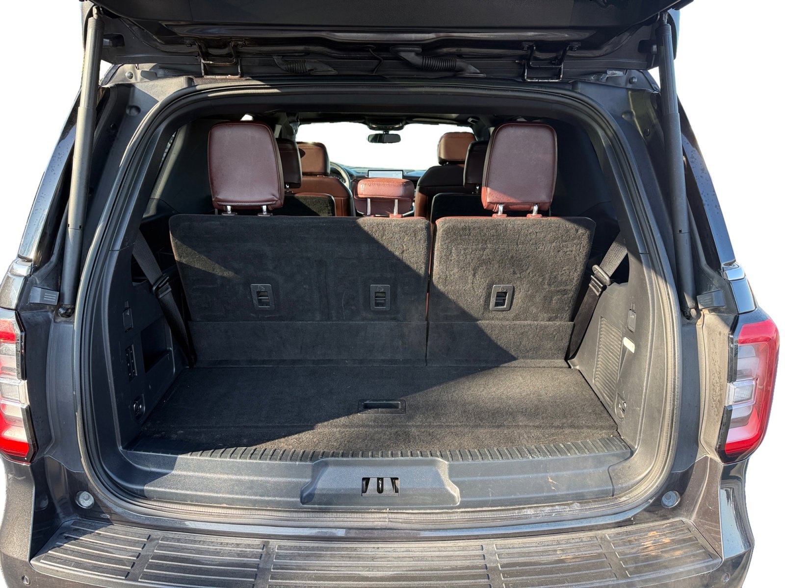 Used 2024 Ford Expedition Limited image 17