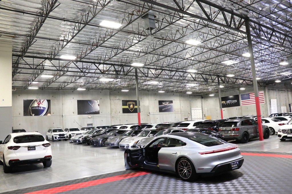 Used 2020 Porsche Taycan 4S image 15