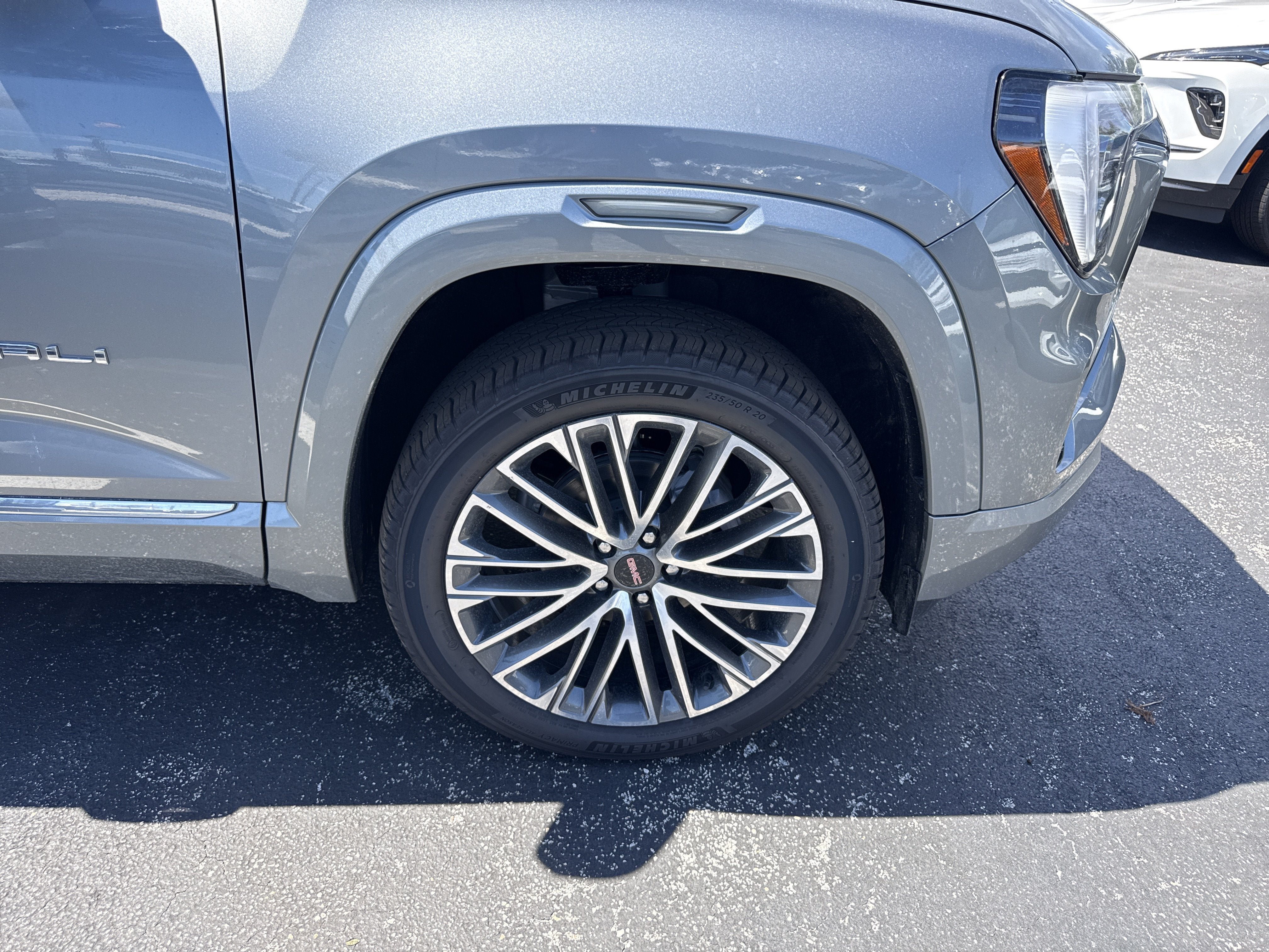 New 2027 GMC Terrain Denali w/ LPO, Floor Liner Package AWD/4WD image 4