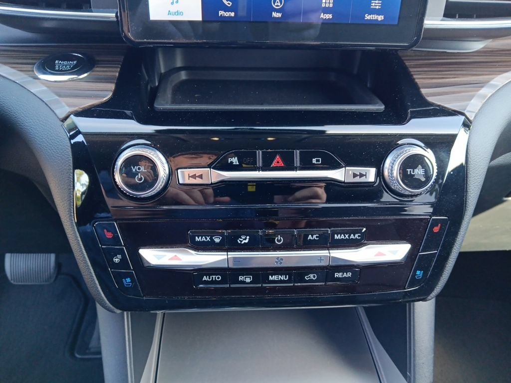 Used 2023 Ford Explorer Limited AWD/4WD image 20