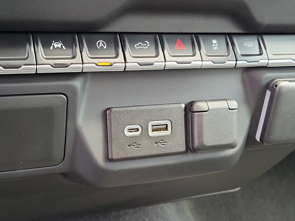Used 2026 Chevrolet Silverado 1500 Custom RWD image 9