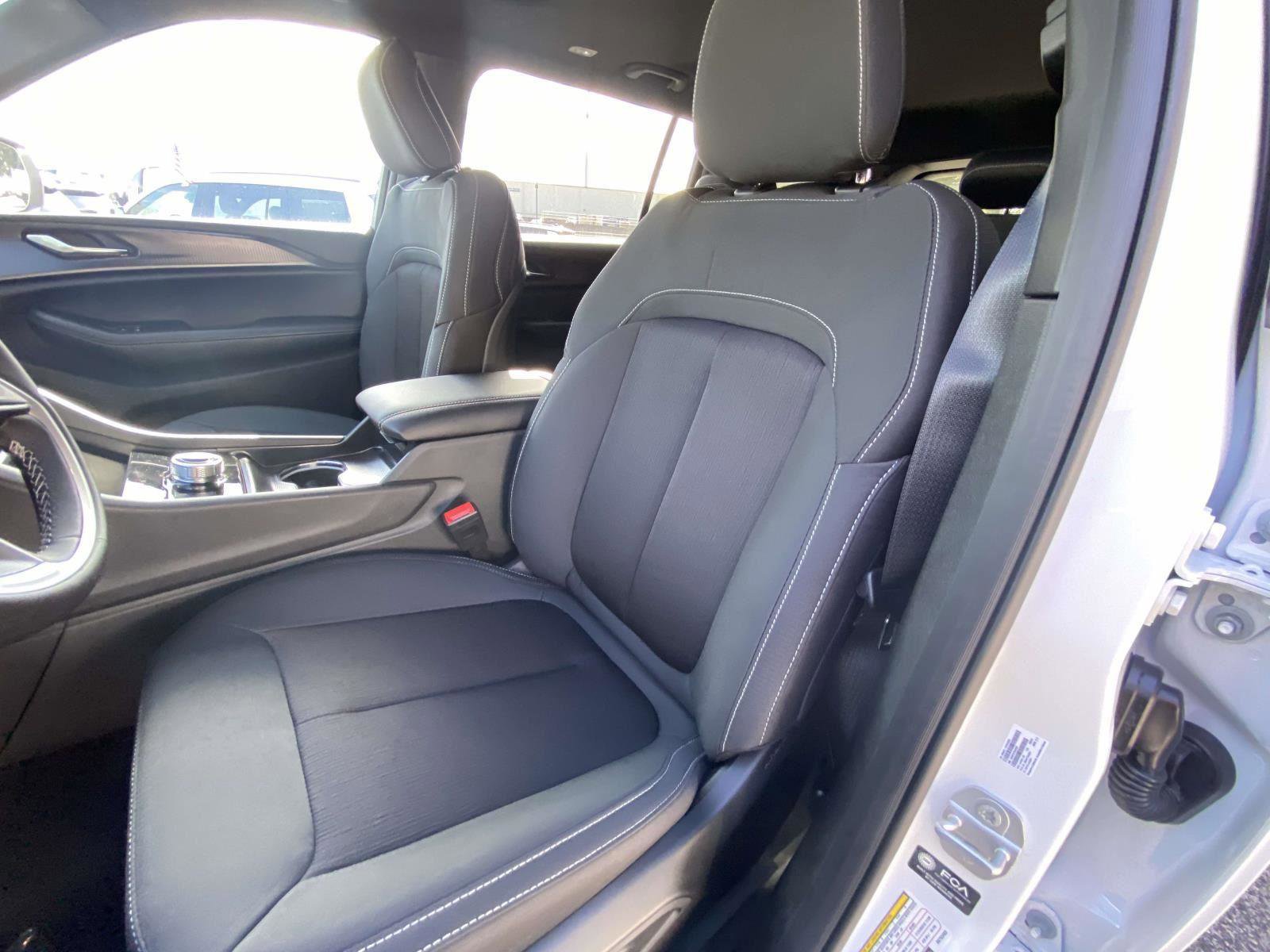 New 2025 Jeep Grand Cherokee L Laredo w/ Luxury Tech Group I image 9