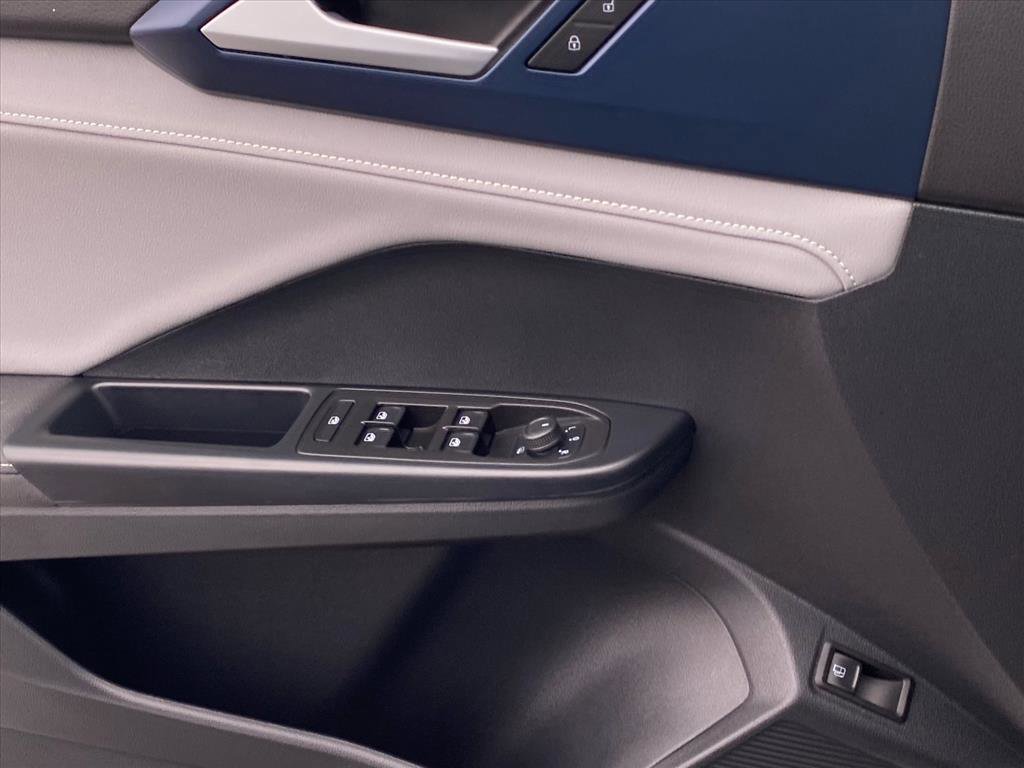 Used 2024 Volkswagen Taos SE w/ Panoramic Sunroof Package image 20