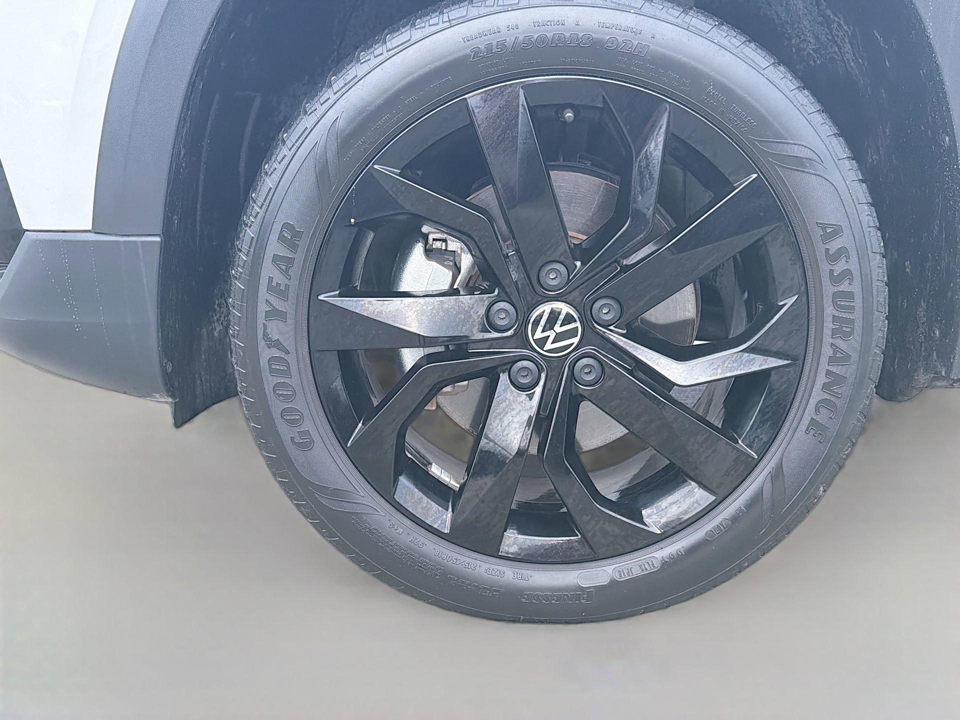 Used 2023 Volkswagen Taos SE w/ Panoramic Sunroof Package image 33