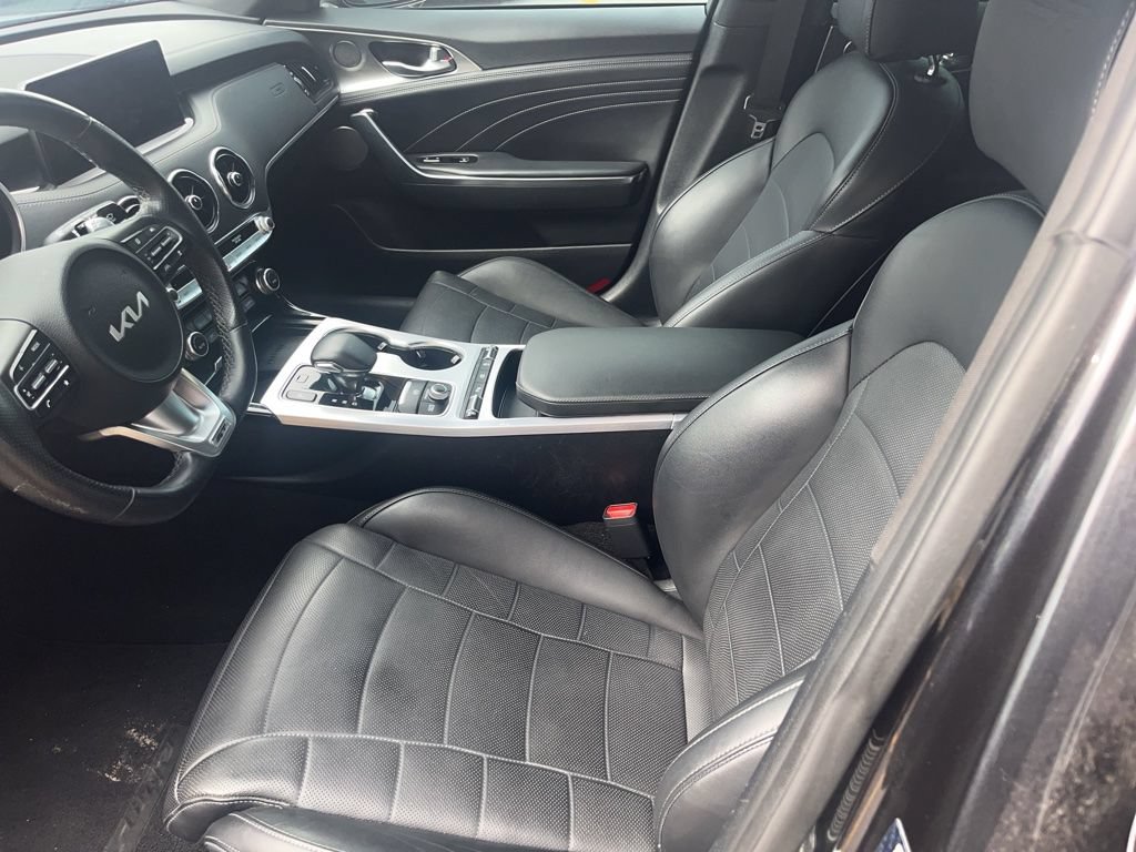 Used 2023 Kia Stinger GT2 image 10