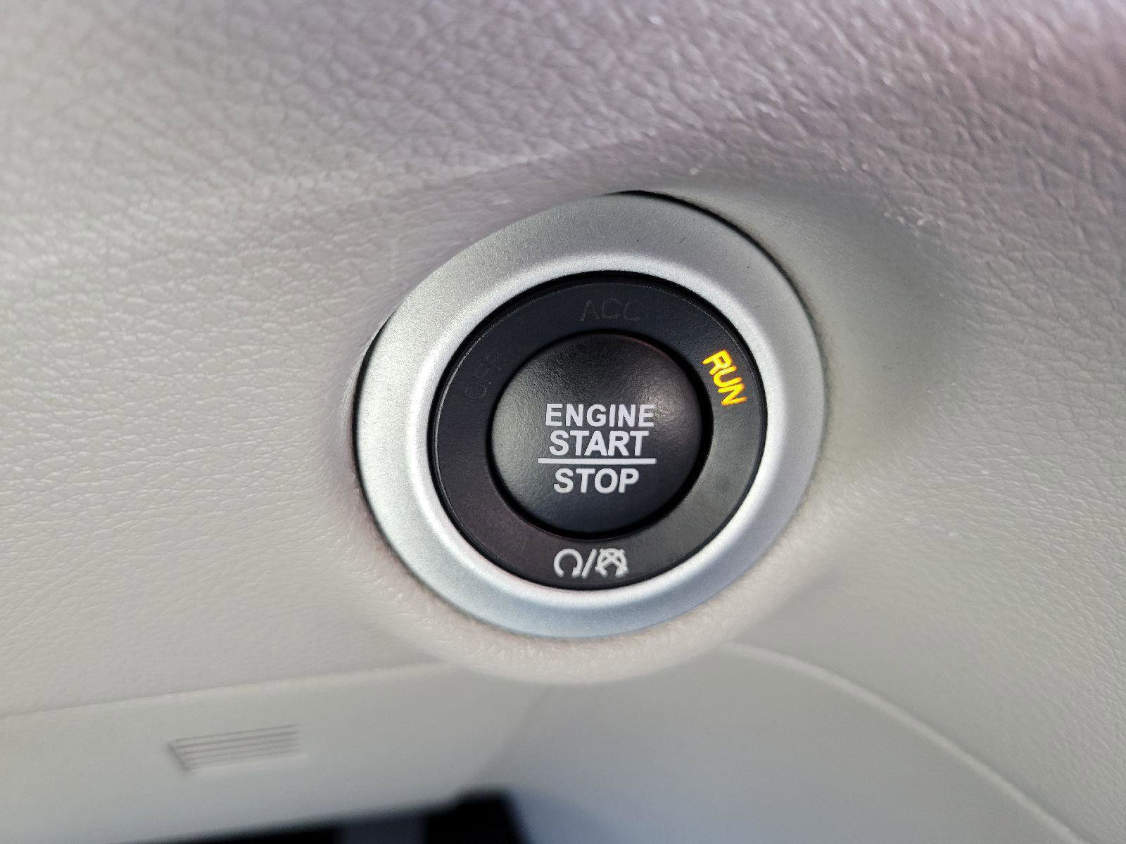 Used 2024 Chrysler Voyager LX image 18