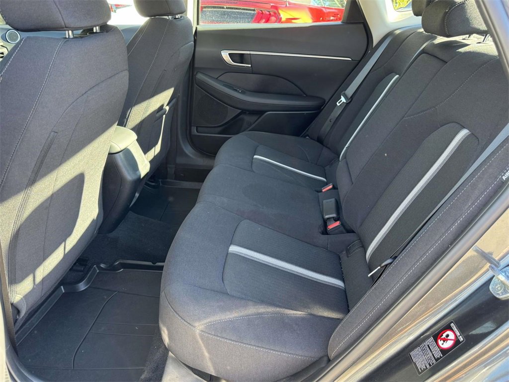 Used 2022 Hyundai Sonata SEL w/ Winter Weather Package image 16