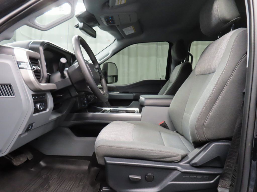 Used 2024 Ford F250 XLT w/ XLT Premium Package image 9
