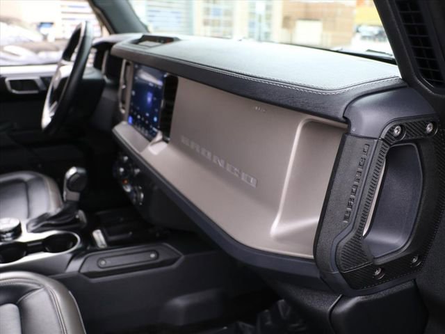 Used 2025 Ford Bronco Outer Banks image 12