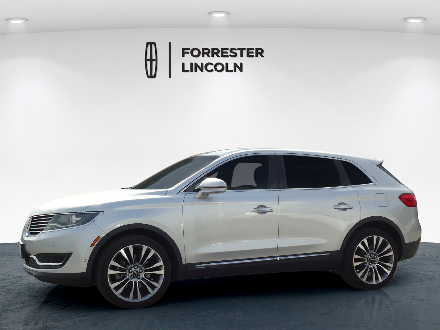 Used 2016 Lincoln MKX Reserve w/ Technology Package AWD/4WD image 6