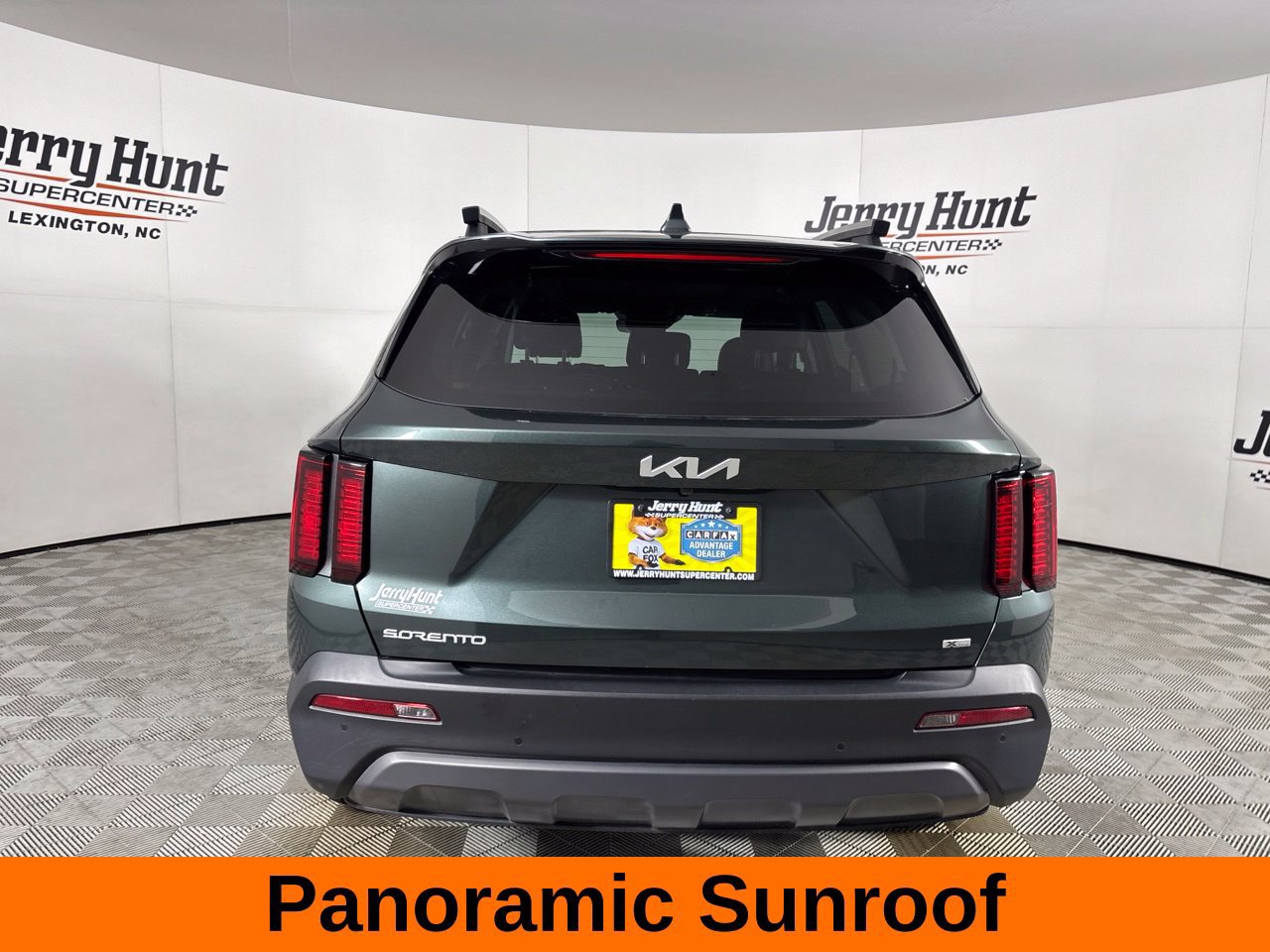 Used 2023 Kia Sorento S w/ Panoramic Sunroof Package AWD/4WD image 7