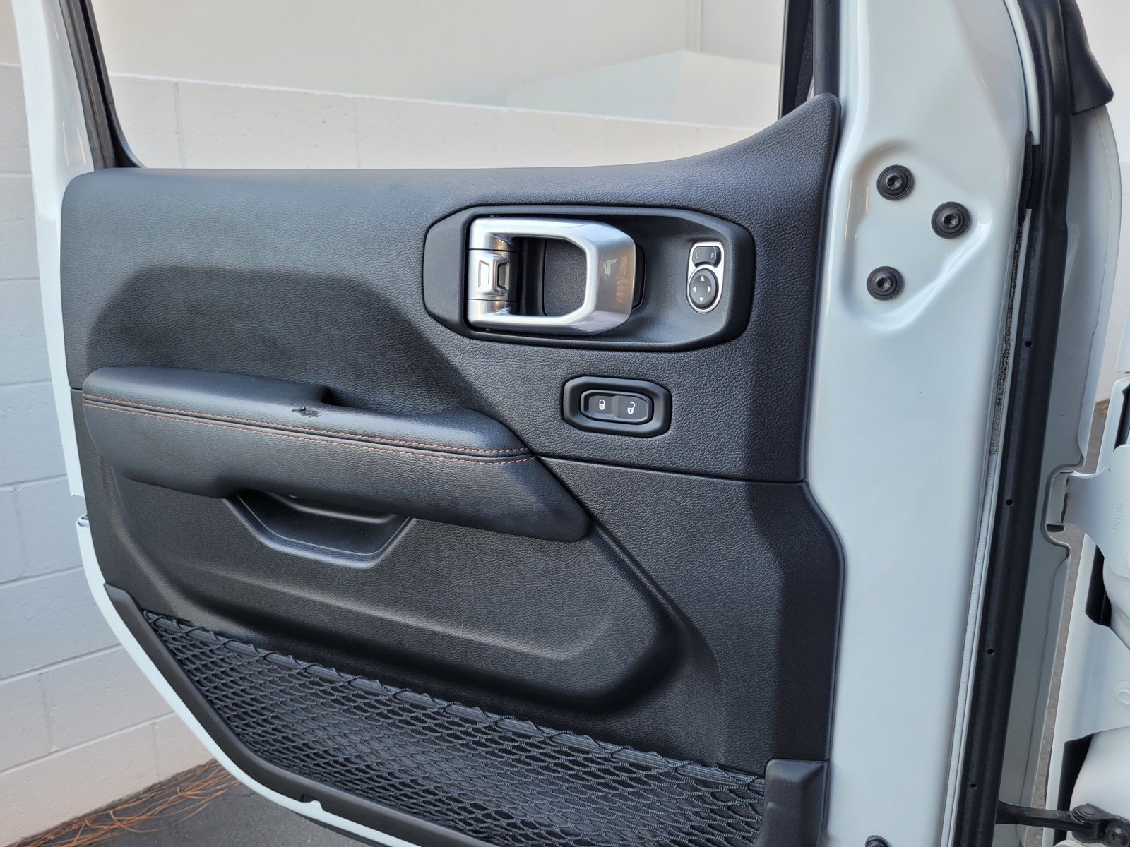 Used 2020 Jeep Gladiator Mojave AWD/4WD image 26