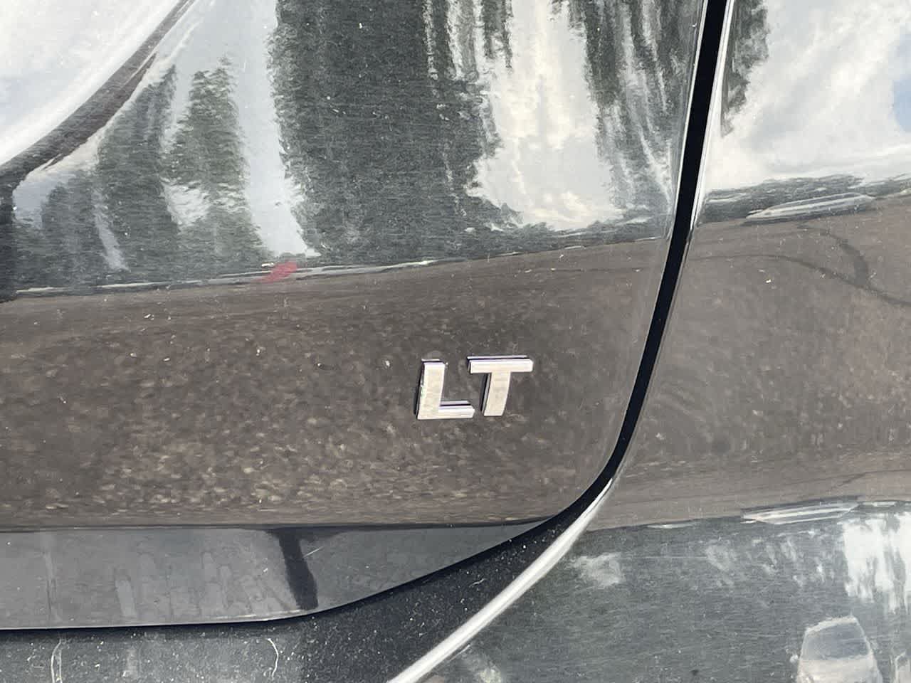 Used 2018 Chevrolet Equinox LT w/ Sun & Infotainment Package FWD image 38